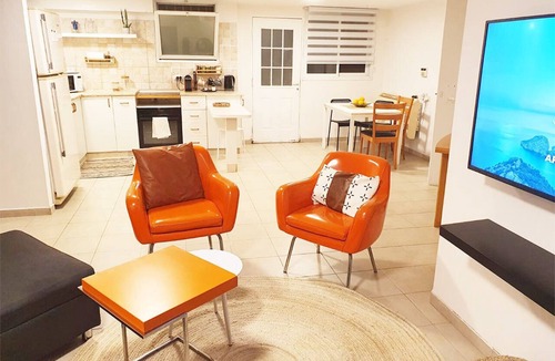 Gan Hayyim Apartment | Spacious, Peaceful 2BD, Mamad, Garden, Parking near Kfar Sava