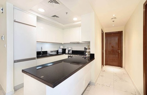 Business Bay Apartment | Specious 2BD | Central Dubai | Resturants & Pubs