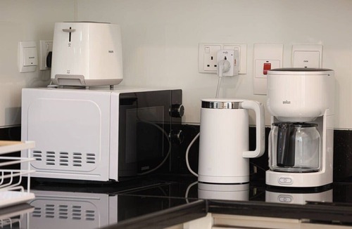 Business Bay Apartment | Specious 2BD | Central Dubai | Resturants & Pubs