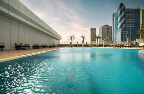 Al-Fujairah Apartment | Standard Double Room Near Workshop Cafe