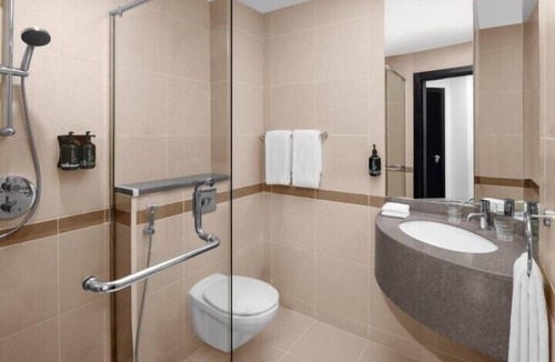 Jumeira 1 Apartment | Standard King Or Twin Room near Etihad Museum