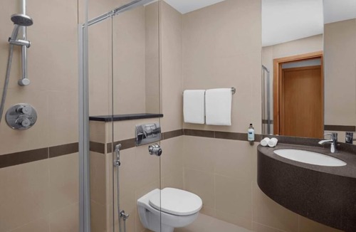 Garhoud House | Standard Room Near Dubai Airport Terminal 3