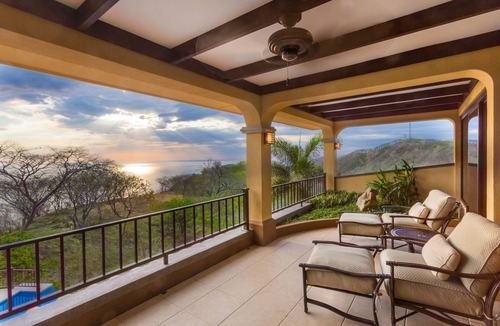 Coco House | Standout Luxury Ocean View Villa