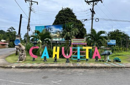 Cahuita Apartment | Starlink Jungle Retreat Eco Living Fast WiFi