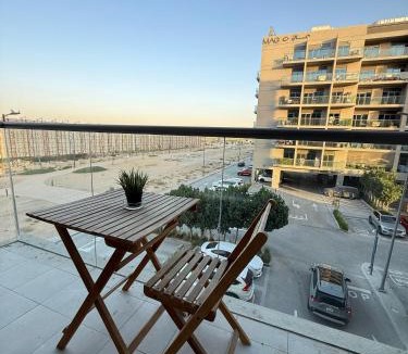 Dubai Apartment | StoneTree - Cozy and Modern 1 BR
