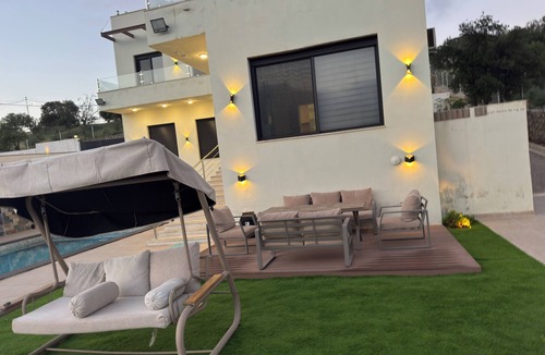 Zayy Ski Chalet | Strobia Luxury Chalet 3 Bedrooms 5 Bathrooms with Pool & Jacuzzi & Sunset Views