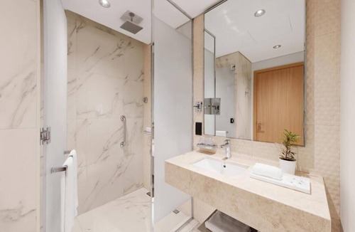 Palm Jumeirah Hotel | Studio Apartment On Palm Jumeirah By E R