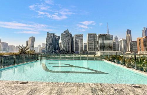 Business Bay Apartment | Studio With Jaw-Dropping Canal And Burj Views