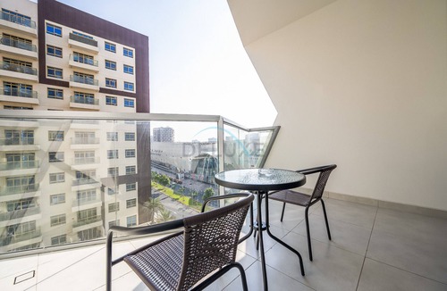 Dubai Apartment | Studio with Seamless Mall Access, Steps from the Bus Stop, Binghatti Stars