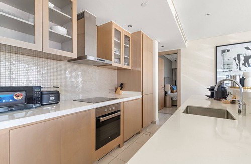 Business Bay Apartment | Stunning 3BD in Business Bay with Burj Khalifa View