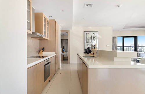 Business Bay Apartment | Stunning 3BD in Business Bay with Burj Khalifa View