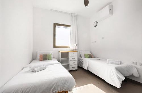 Netanya Apartment | Stunning 4BR Penthouse with Balcony & Sea Views