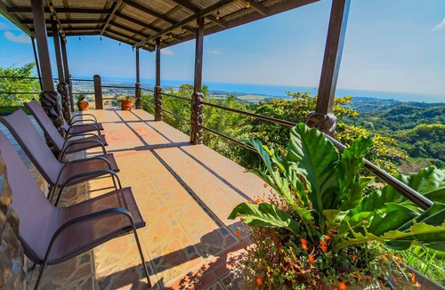 Jaco House | Stunning ocean view home with terrace, pool & full kitchen/WiFi !