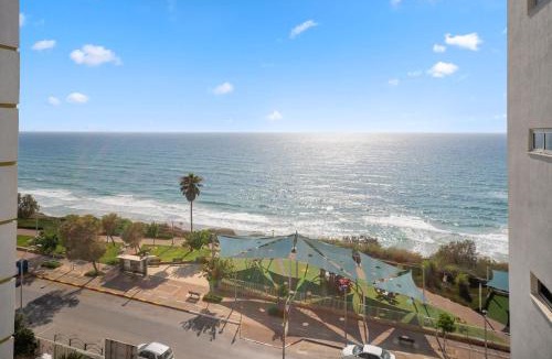 Netanya Apartment | Stunning Sea View 3BDR With Terrace By Isrentals