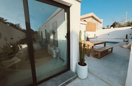 Deira Apartment | Stunning Studio in a Villa with Pool and Burj Khalifa View