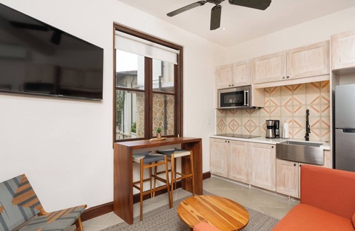 Santa Barbara Apartment | Stunning Studio with AC in Las Catalinas- Beach Club Access Included