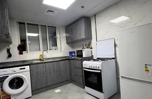 Al Gharb Apartment | Stylish 1BR Almusalla Next to Grand Mall Sharjah