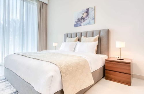 Business Bay Apartment | Stylish 1BR with Concierge and Luxurious Amenities