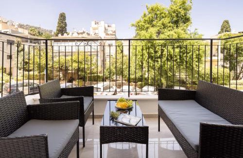 Haifa Apartment | Stylish 3BR City Stay Near Baháʼí Gardens