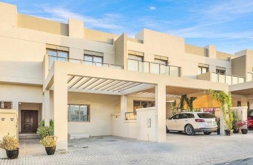 Discovery Gardens Apartment | Stylish 4BR Family Villa Easy Access to Dubai Marina & Expo City