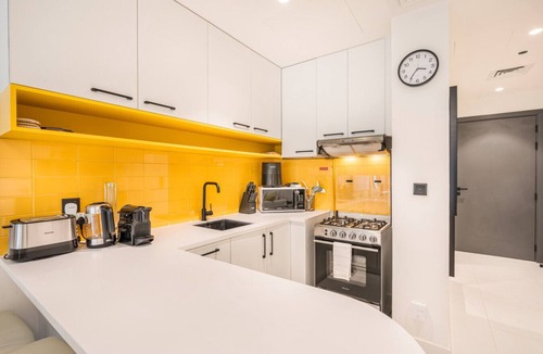 Jumeirah Village Apartment | Stylish Contemporary Home in JVC w/Chic Interior