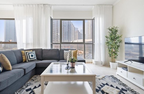 Downtown Dubai Apartment | Stylish Apartment with Partial Burj Khalifa View