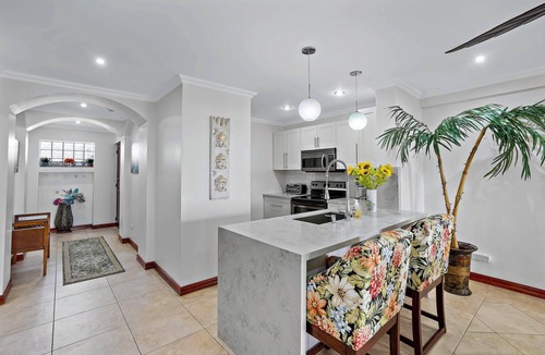 Playa Flamingo Condo | Stylish Flamingo Condo with Ocean Views, Renovated Kitchen & Walkable Beach Access