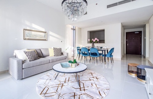 Downtown Dubai Apartment | Stylish & Sophisticated 1BR in Downtown Dubai
