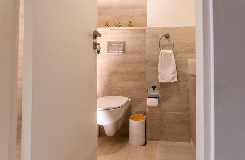 Masdar City Apartment | Stylish Stay Near Airport & Yas Island