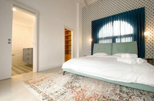 Caesarea Villa | Stylish Villa with Bomb Shelter Close to Shore