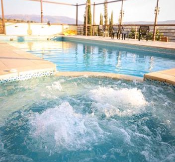 Suwailih Villa | Sultana Farm - Private Pool Villa near Amman