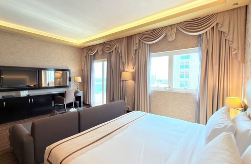Ras Al Khaimah Hotel | Sunday Mangrove Corniche Hotel, Ras Al Khaimah