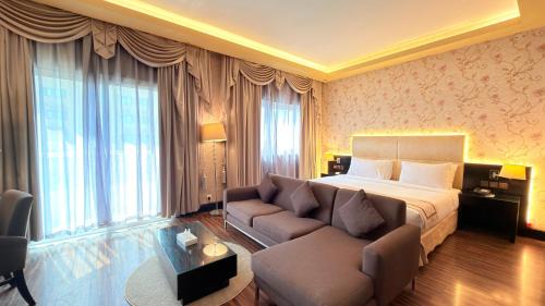 Ras Al Khaimah Hotel | Sunday Mangrove Corniche Hotel, Ras Al Khaimah
