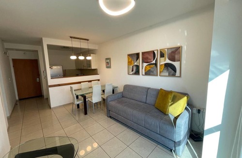 Jerusalem City Centre Apartment | Sunny 1-BR Terrace & Lift 1-min to Shuk