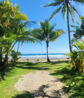 Tambor Apartment | Sunny 2-bed condo - fast WIFI