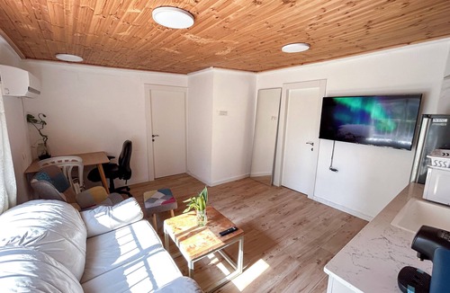 Herzliya House | Sunny flat with private garden