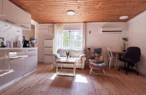 Herzliya House | Sunny flat with private garden