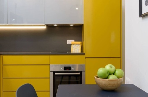 Tel Aviv City Center Apartment | Sunny Tel Aviv Retreat W Spacious Private Garden