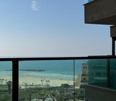 Ashkelon Apartment | Sunset suite - step from the beach