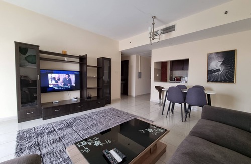 Mina Al Arab Apartment | Sunshine Lagoon View Large Balcony - 5m from beach!