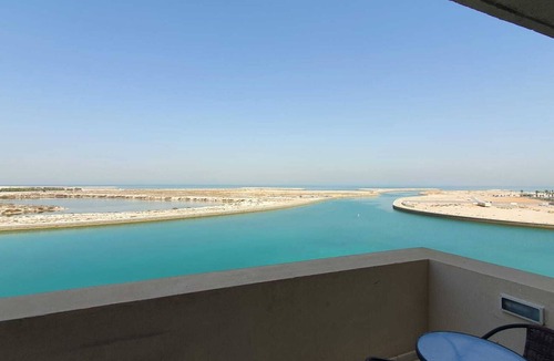Mina Al Arab Apartment | Sunshine Lagoon View Large Balcony - 5m from beach!