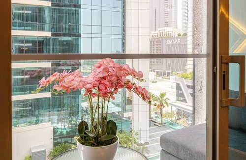 Al Wasl Apartment | Super Luxury 3 Bed Apartment - 3 mims to Dubai Mall. WiFi & AC