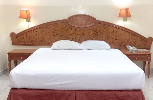 Muscat Hotel | Super OYO 151 Manam 2 Hotel Apartment