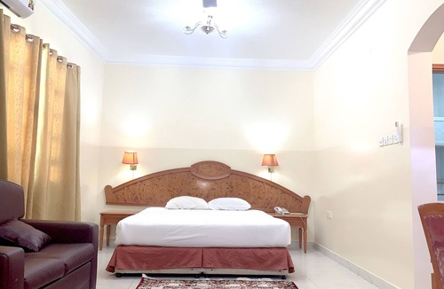 Muscat Hotel | Super OYO 151 Manam 2 Hotel Apartment