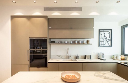 Tel Aviv Promenade Apartment | Superb Beach Apartment next to Kampinski