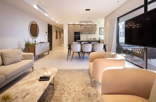 Tel Aviv Promenade Apartment | Superb Beach Apartment next to Kampinski