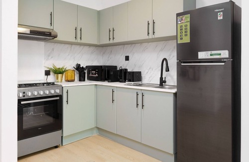Business Bay Apartment | Superior Apt in Business Bay w/ Dubai Canal Views