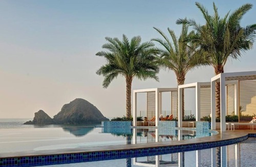 Al Aqah Apartment | Superior King Room Near Sandy Beach