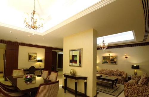 Al-Fujairah Apartment | Superior Room Near Workshop Café By Luxury Bookings
