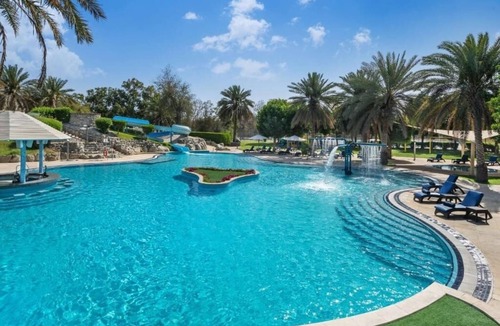Al Ain Apartment | Superior Room Pool View Near Al Aini Park